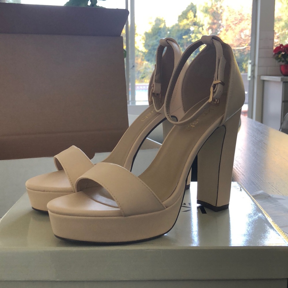 BRAND NEW nude heels
